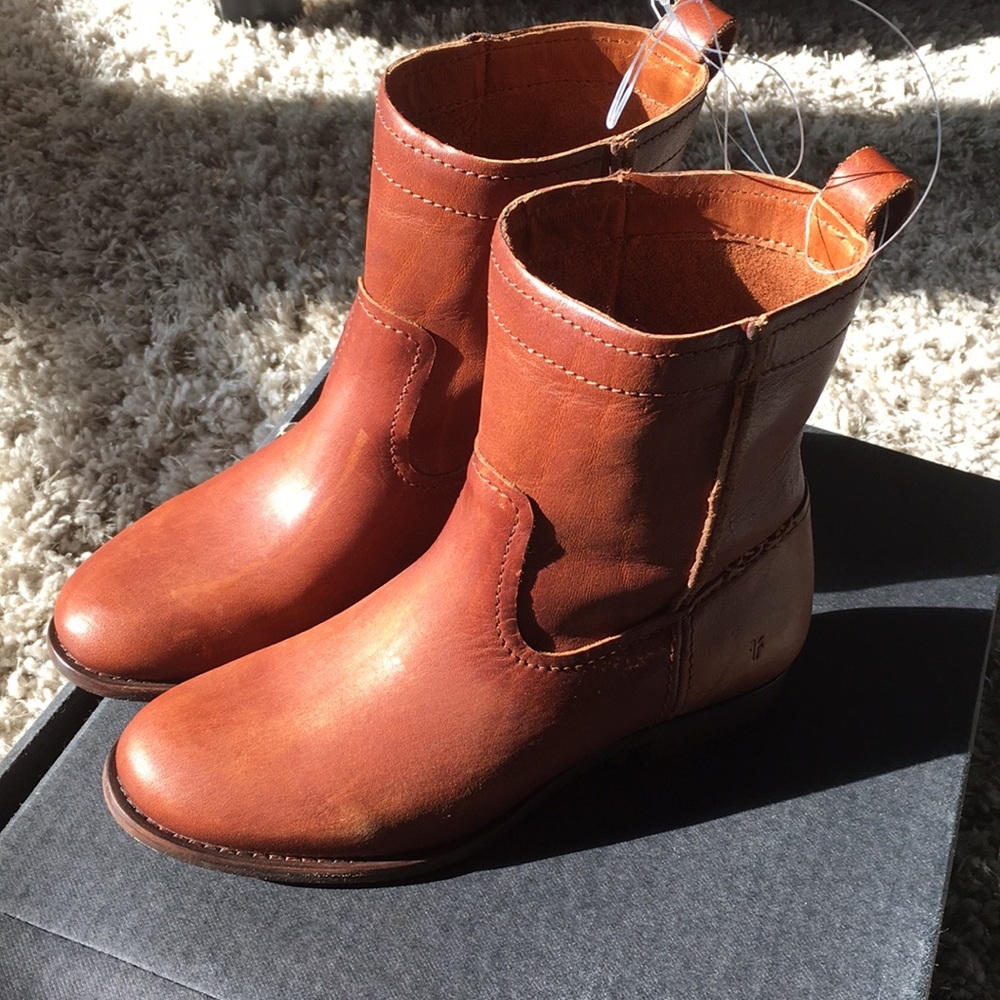 Frye cara Short boots